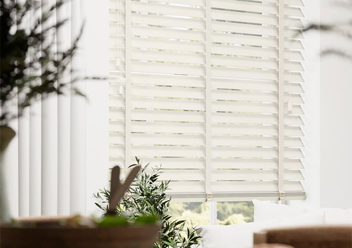 Malmo Deluxe, White Ash - Motorised Venetian Blind - Image 5